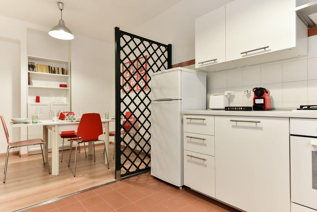 Red & White Vatican Apartment Рим Экстерьер фото